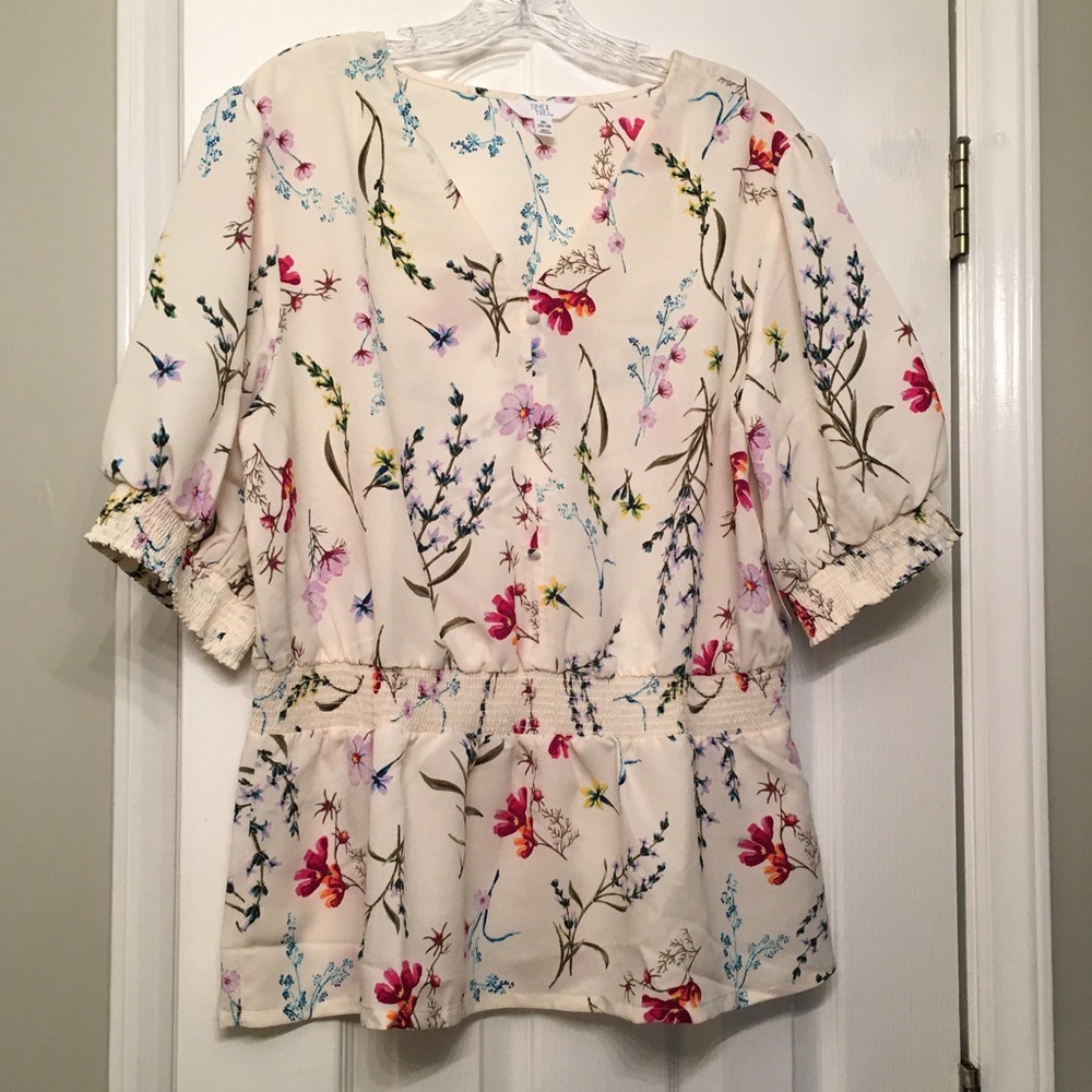 NWT floral v-neck top